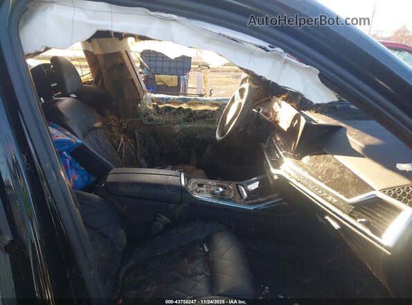 5UX23EM04P9P25435 2023 BMW X7 Черный Вид салона спереди