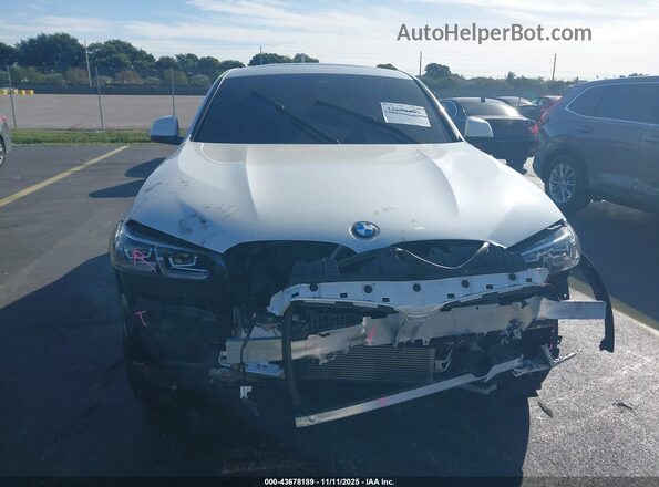 5UX33DT08N9K21080 2022 BMW X4 Белый Вид панели приборов