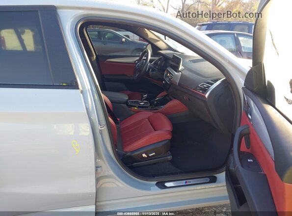 5UX33DT09P9P11689 2023 BMW X4 Серый Вид салона спереди