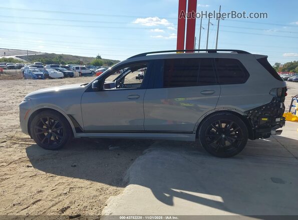5UX33EM00R9V47434 2024 BMW X7 Dark Blue 