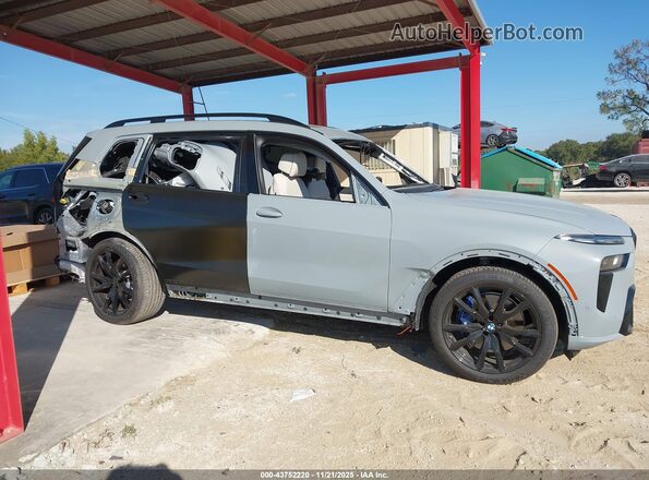 5UX33EM00R9V47434 2024 BMW X7 Dark Blue Панорамный вид салона 360°