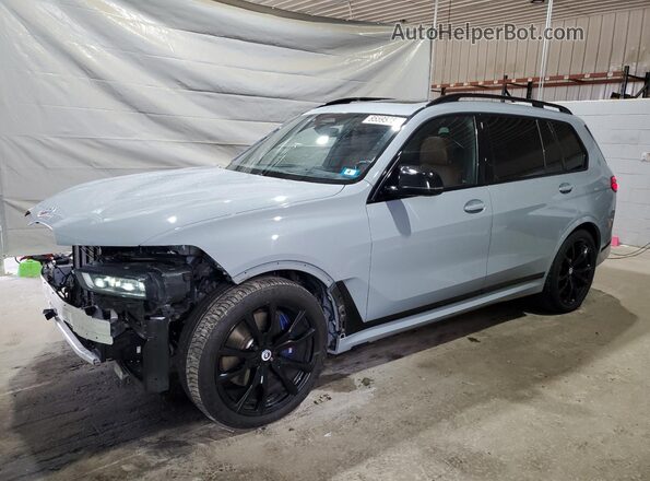 5UX33EM01P9N87518 2023 BMW X7 Gray წინა მარცხენა ხედი სამი მეოთხედიდან