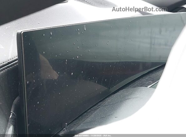 5UX33EX06R9T50473 2024 BMW X6 Белый Вид задних сидений