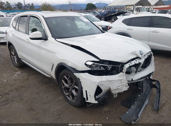 5UX43DP02R9V93468 2024 BMW X3 Белый Передняя правая четверть
