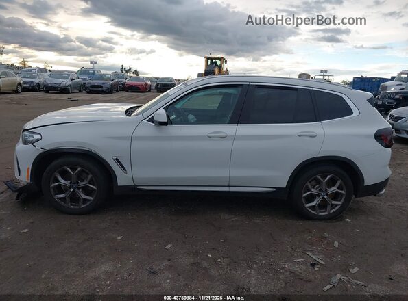 5UX43DP02R9V93468 2024 BMW X3 Белый Вид задней части салона