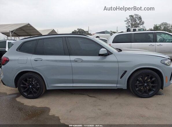 5UX43DP05R9W60130 2024 BMW X3 Серый Вид задней части салона