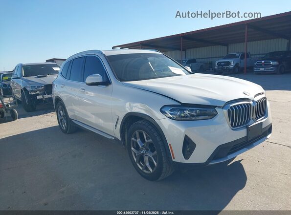 5UX43DP08N9N13679 2022 BMW X3 Белый Передняя правая четверть