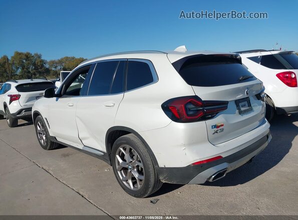 5UX43DP08N9N13679 2022 BMW X3 Белый Панорамный вид салона 360°