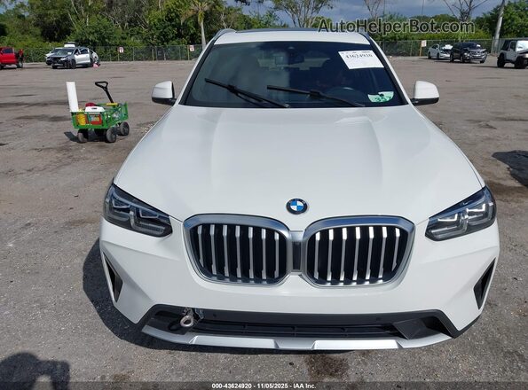 5UX43DP08P9N72475 2023 BMW X3 White Widok z przodu