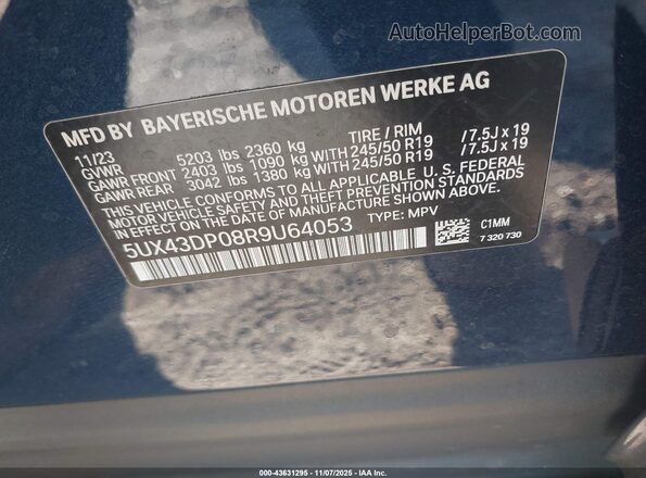5UX43DP08R9U64053 2024 BMW X3 Blue Vista del compartimento del motor