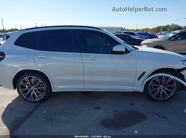 5UX43DP09N9K81688 2022 BMW X3 Белый Вид задней части салона