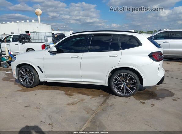 5UX43DP09N9K81688 2022 BMW X3 Белый Панорамный вид салона 360°