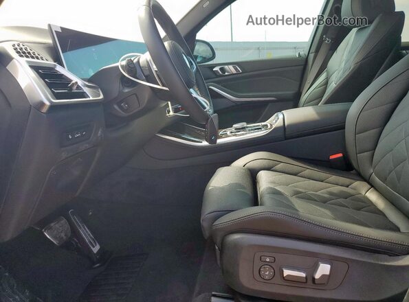 5UX43EU09T9019211 2026 BMW X5 Серый Вид салона спереди