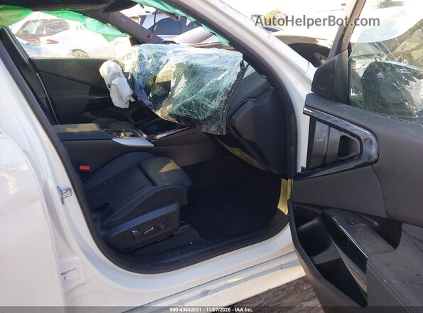5UX73GP09S9072719 2025 BMW X3 Белый Вид салона спереди