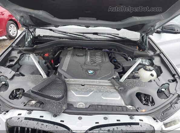 5UX83DP01R9U53381 2024 BMW X3 Серый Вид сзади