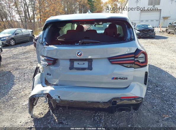 5UX83DP09N9L00032 2022 BMW X3 Pewter Вид спереду