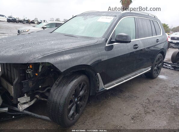 5UXCW2C03M9F75439 2021 BMW X7 Black Przód lewy