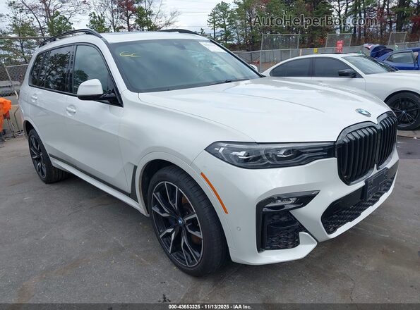 5UXCW2C08M9F89787 2021 BMW X7 White Front right