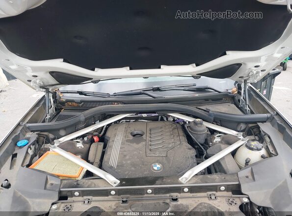 5UXCW2C08M9F89787 2021 BMW X7 White Rear view