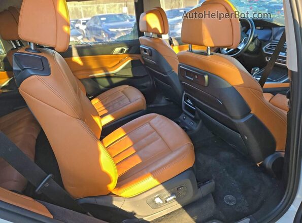 5UXCW2C57KL086101 2019 BMW X7 Белый Вид задних сидений