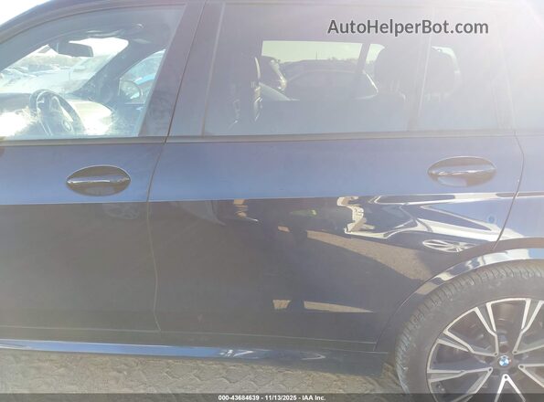 5UXCX6C08N9L67804 2022 BMW X7 Синий Панорамный вид салона 360°