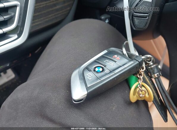 5UXCY6C05P9N67409 2023 BMW X6 Зеленый Вид панели приборов