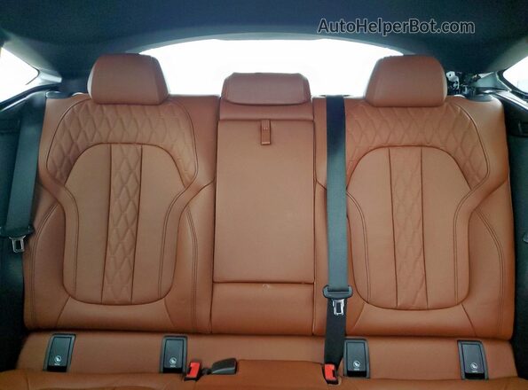 5UXCY6C08P9N77173 2023 BMW X6 White Հետևի նստատեղերի տեսք