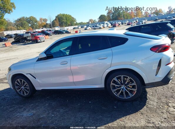 5UXCY6C09P9N44697 2023 BMW X6 White Widok wnętrza 360 stopni