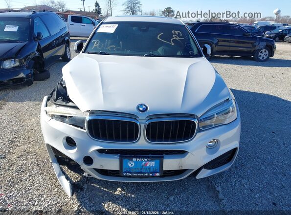 5UXKU2C53J0X48872 2018 BMW X6 White Widok deski rozdzielczej
