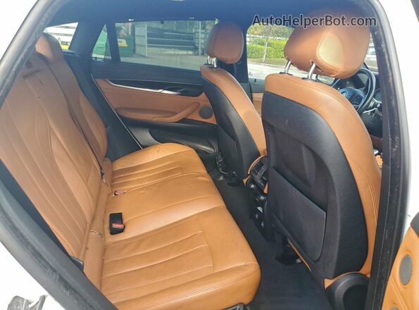 5UXKU2C55J0X51627 2018 BMW X6 Белый Вид задней части салона