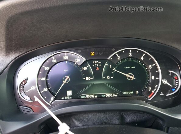 5UXTR9C50KLD99042 2019 BMW X3 Зеленый Вид щитка приборов