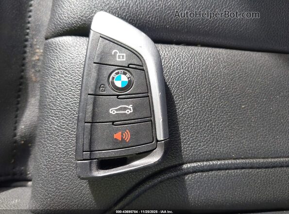 5UXTR9C54JLD74885 2018 BMW X3 Серебряный Вид панели приборов