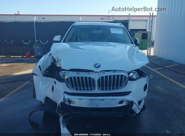5UXWZ7C36H0V89029 2017 BMW X3 Белый Вид задней части салона