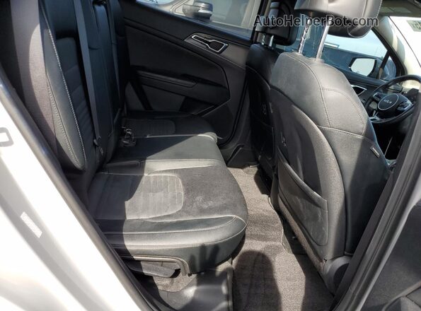 5XYK53AF8PG083440 2023 KIA SPORTAGE Gray Widok wnętrza z tyłu