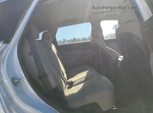 5XYPG4A39GG047798 2016 KIA SORENTO White Widok wnętrza z tyłu