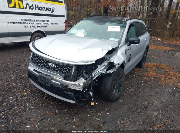 5XYRLDLC2MG012548 2021 KIA SORENTO Серебряный Вид спереди