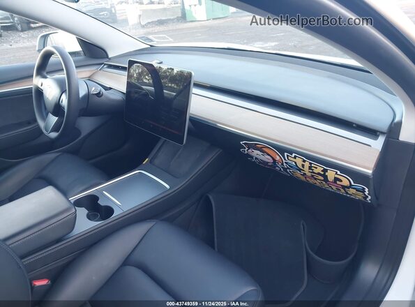 5YJ3E1EB1NF326901 2022 TESLA MODEL 3 White Widok wnętrza z przodu