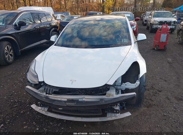 5YJ3E1EB1NF326901 2022 TESLA MODEL 3 White Widok zestawu wskaźników
