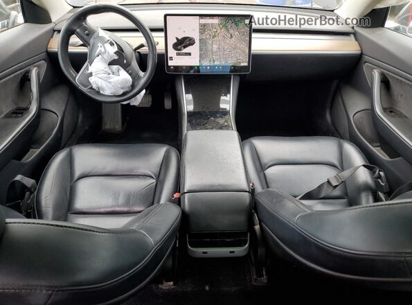 5YJ3E1EB2KF415033 2019 TESLA MODEL Черный Вид панели приборов