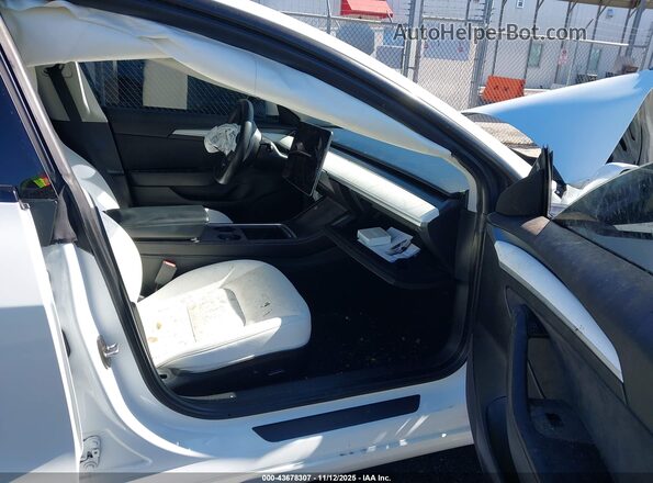 5YJ3E1EB2NF101368 2022 TESLA MODEL 3 Белый Вид салона спереди