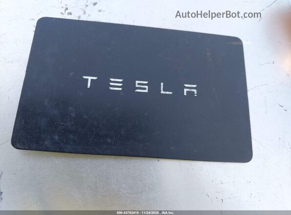 5YJ3E1EB5NF145591 2022 TESLA MODEL 3 Белый Вид панели приборов