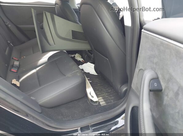 5YJ3E1EB7RF795450 2024 TESLA MODEL 3 Black Հետևի նստատեղերի տեսք