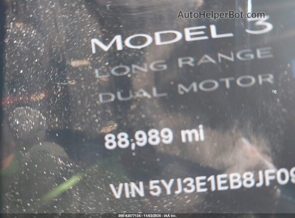 5YJ3E1EB8JF092993 2018 TESLA MODEL 3 Black Հետևի նստատեղերի տեսք