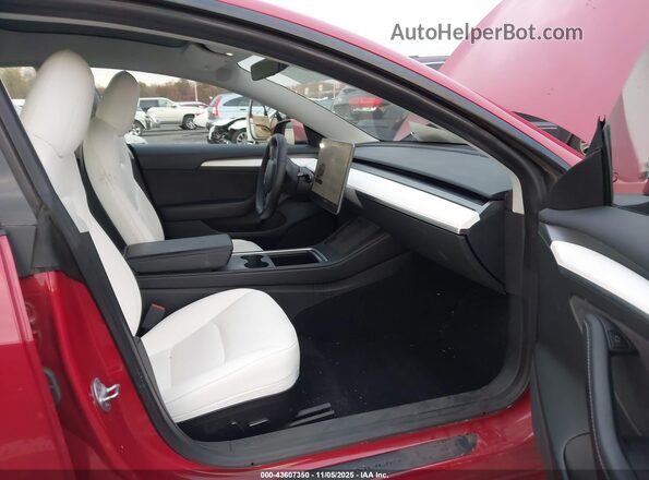 5YJ3E1EB9NF367308 2022 TESLA MODEL 3 Красный Вид салона спереди