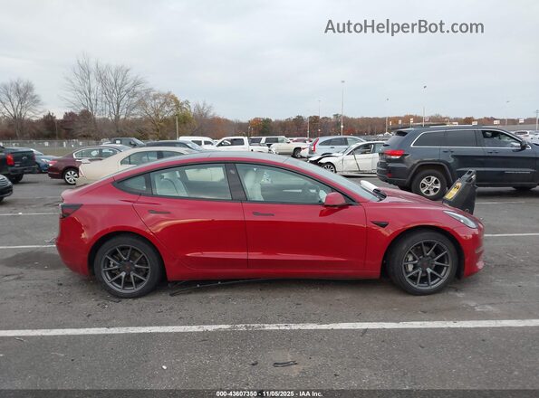 5YJ3E1EB9NF367308 2022 TESLA MODEL 3 Красный Вид задней части салона