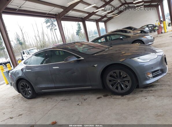 5YJSA1E28JF247372 2018 TESLA MODEL S Gray Widok wnętrza z tyłu