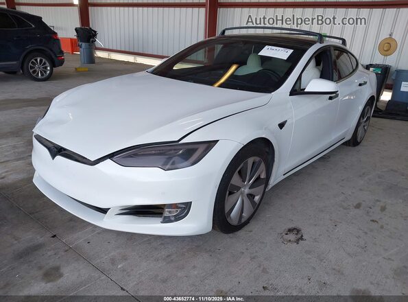 5YJSA1E2XMF424122 2021 TESLA MODEL S Белый Передняя левая четверть