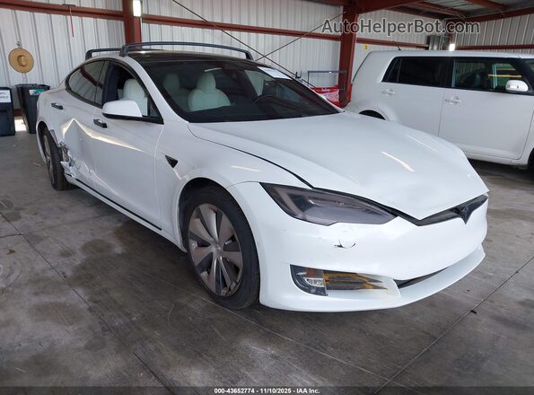 5YJSA1E2XMF424122 2021 TESLA MODEL S Белый Передняя правая четверть