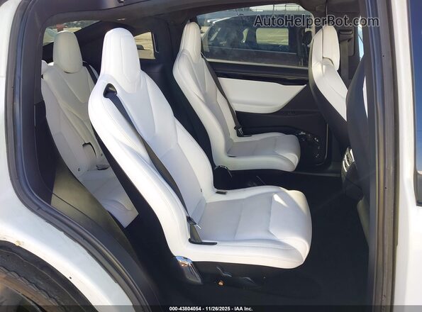 5YJXCBE29JF090733 2018 TESLA MODEL X Белый Вид наклейки с VIN-кодом