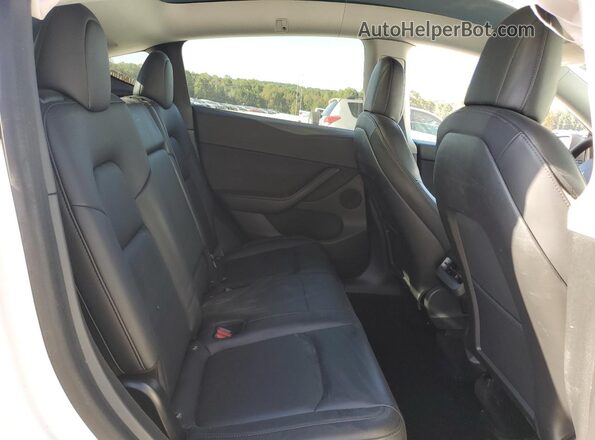 5YJYGDED3MF105916 2021 TESLA MODEL White Widok tylnych siedzeń